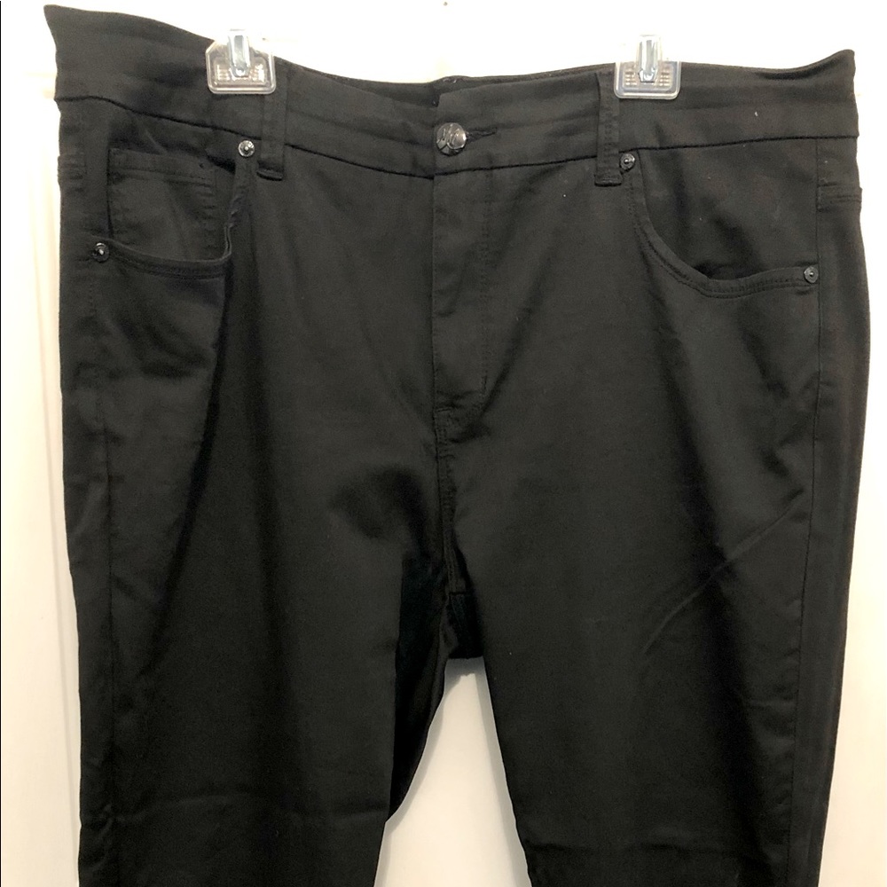Melissa McCarthy for Seven7 skinny leg black pants